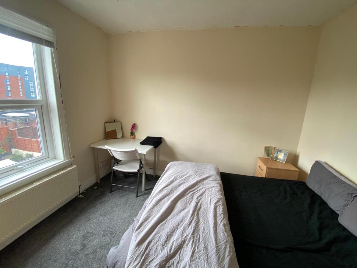 Radanks House - Fratton Apartment Portsmouth Bagian luar foto